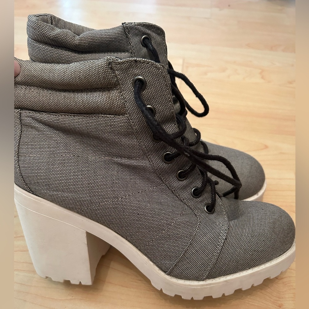 #45 Preloved Call it Spring booties